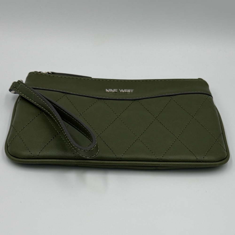 Green Quilted Nine West Wristlet Wallet Pouch - Picture 4 of 9